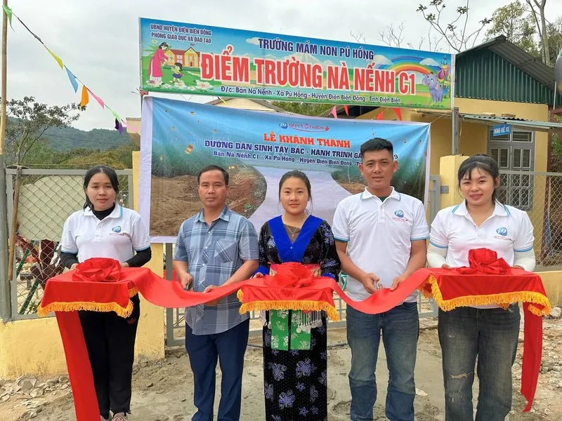 Hình ảnh bạn bè vui vẻ cùng nhau trải nghiệm GO99