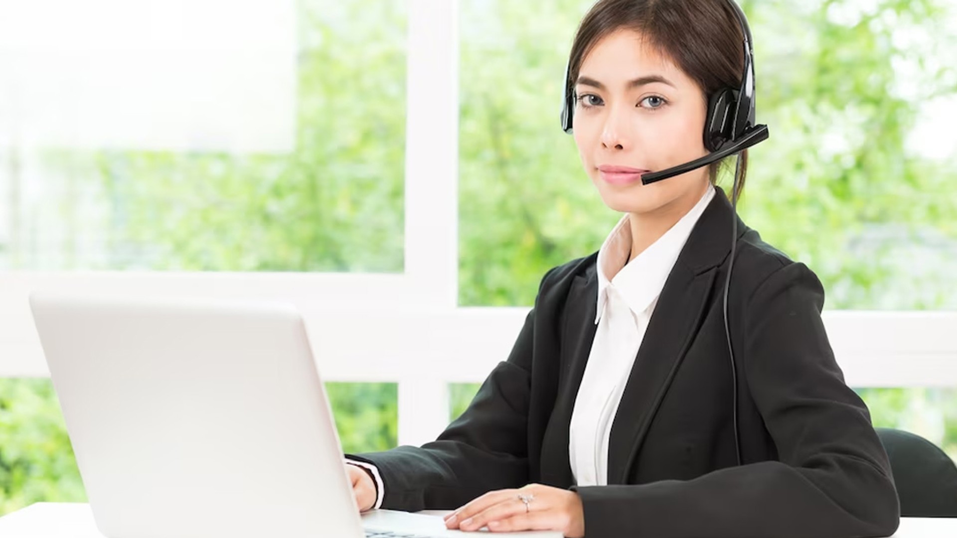 Hình ảnh trung tâm hỗ trợ GO99 với đội ngũ chuyên nghiệp